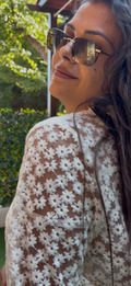 Chemise fleurie en dentelle écrue